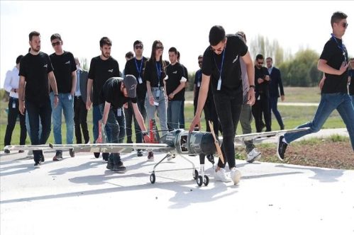 Savunma sanayi genç mühendislerle uçacak Savunma sanayi genç mühendislerle uçacak