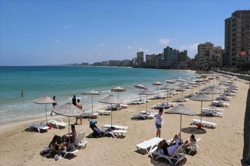 KKTC'de Maraş bölgesindeki plaj turizm mevsimi için hazır KKTC'de Maraş bölgesindeki plaj turizm mevsimi için hazır