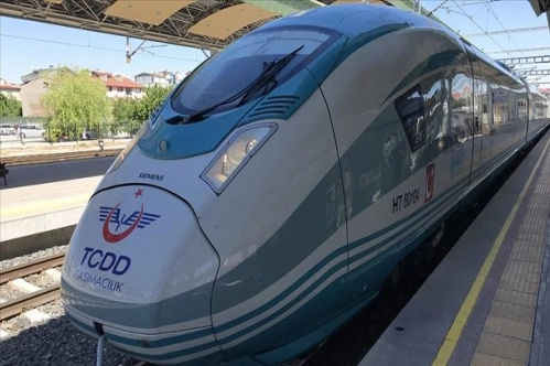 YHT'de 29 Nisan'da 29 bin 477 yolcu ile günlük taşıma rekoru kırıldı YHT'de 29 Nisan'da 29 bin 477 yolcu ile günlük taşıma rekoru kırıldı