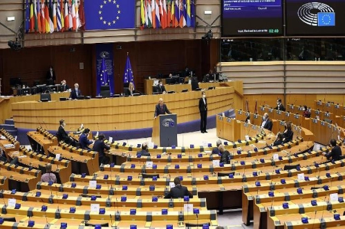 AP, zorla çalıştırmayla üretilen ürünlerin yasaklanmasını istedi AP, zorla çalıştırmayla üretilen ürünlerin yasaklanmasını istedi