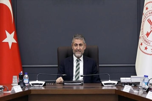 Sanayi üretimi verileri, döviz kazandırıcı bir sektörün ivme kazanarak güçlendiğini göstermekte Sanayi üretimi verileri, döviz kazandırıcı bir sektörün ivme kazanarak güçlendiğini göstermekte