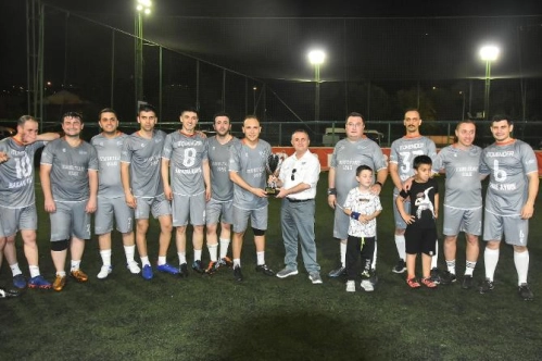 Futbol turnuvasında kupa sahibini buldu Futbol turnuvasında kupa sahibini buldu