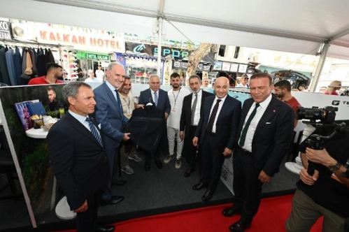 Tekstil dünyası Laleli’de buluştu Tekstil dünyası Laleli’de buluştu