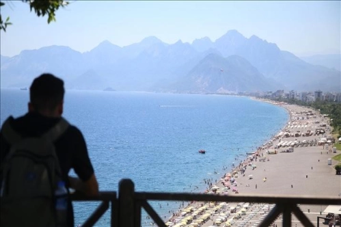 Antalya'ya gelen yabancı turist sayısı 8 milyonu aştı Antalya'ya gelen yabancı turist sayısı 8 milyonu aştı