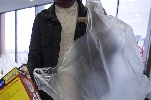 Plastik poşetten 3,5 yılda 3.8 milyar lira tasarruf edildi Plastik poşetten 3,5 yılda 3.8 milyar lira tasarruf edildi