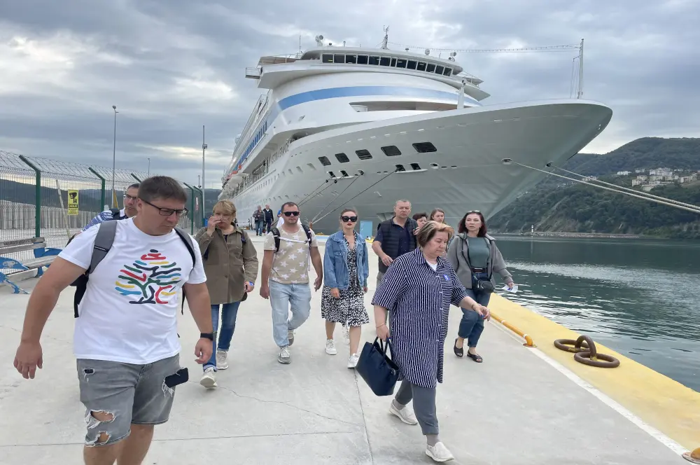 Kruvaziyerle 1 milyon turist Kruvaziyerle 1 milyon turist