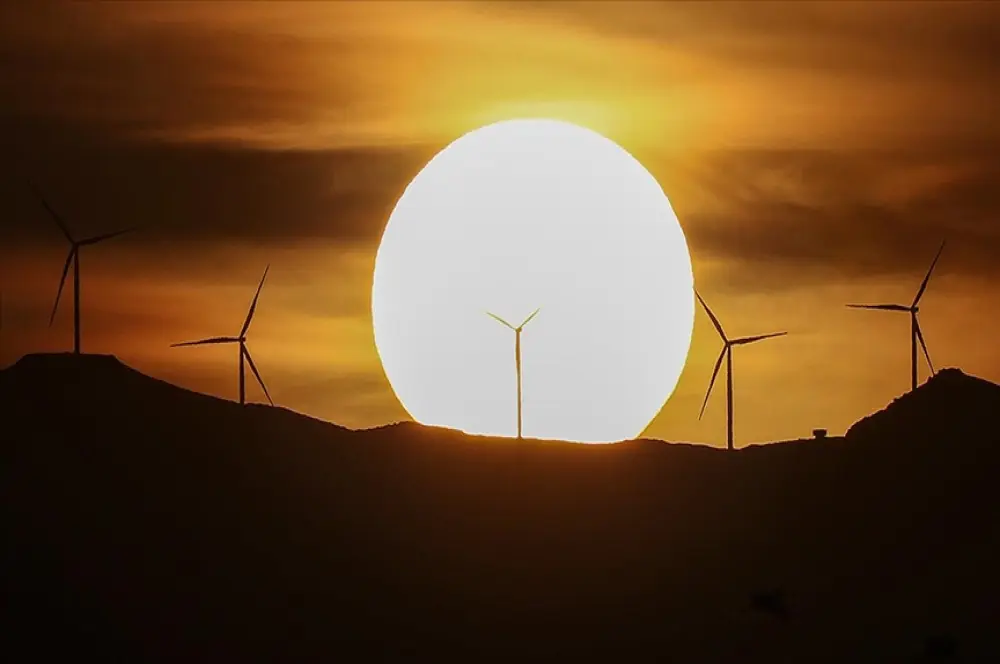 Dünya temiz enerji teknolojilerinde yeni bir sanayi dönemine giriyor Dünya temiz enerji teknolojilerinde yeni bir sanayi dönemine giriyor