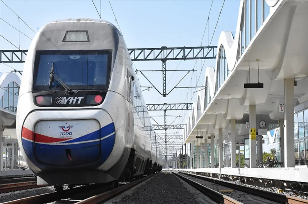 Yarıyıl tatili için ek YHT seferleri konuldu Yarıyıl tatili için ek YHT seferleri konuldu