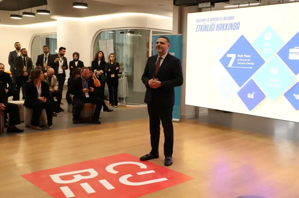 Teknopark İstanbul girişimleri belediye başkanları ve iş insanlarına tanıtıldı Teknopark İstanbul girişimleri belediye başkanları ve iş insanlarına tanıtıldı