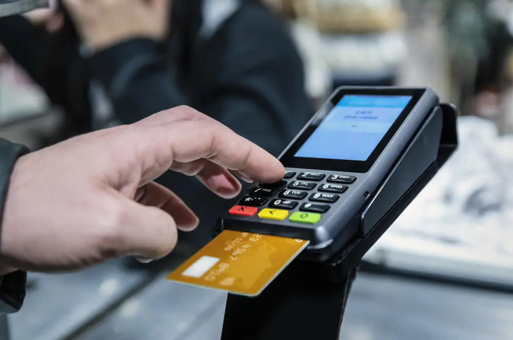 İş yerinde POS cihazı zorunluluğu geliyor İş yerinde POS cihazı zorunluluğu geliyor