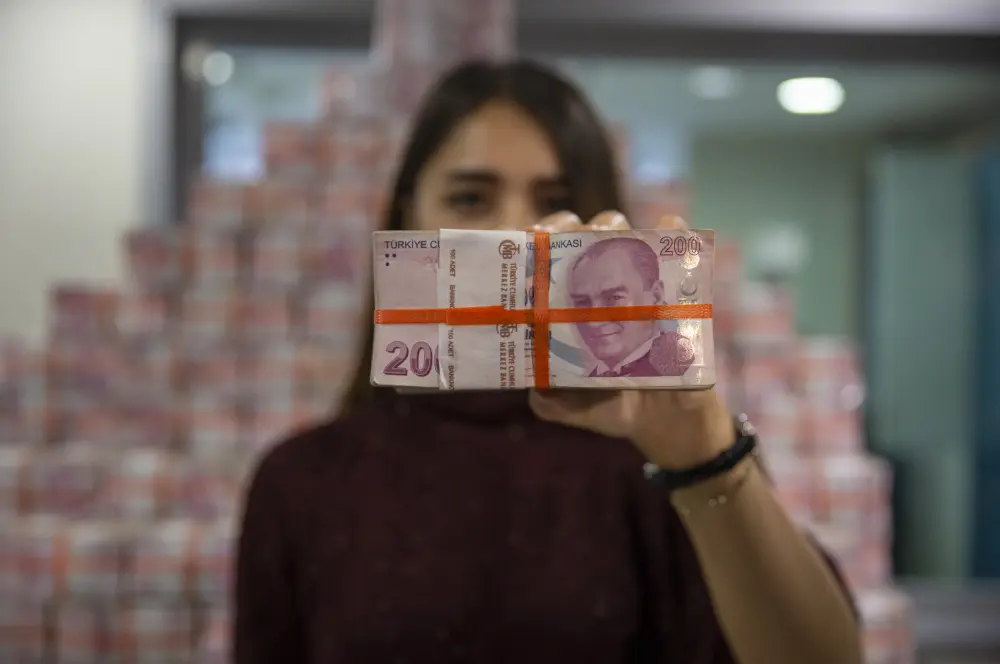 Bankacılık sektörü kredi hacmi geçen hafta 7 trilyon 715.6 milyar lira oldu Bankacılık sektörü kredi hacmi geçen hafta 7 trilyon 715.6 milyar lira oldu