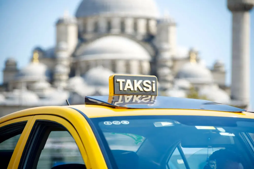 İstanbul taksilerine tepe lambası zorunluluğu İstanbul taksilerine tepe lambası zorunluluğu