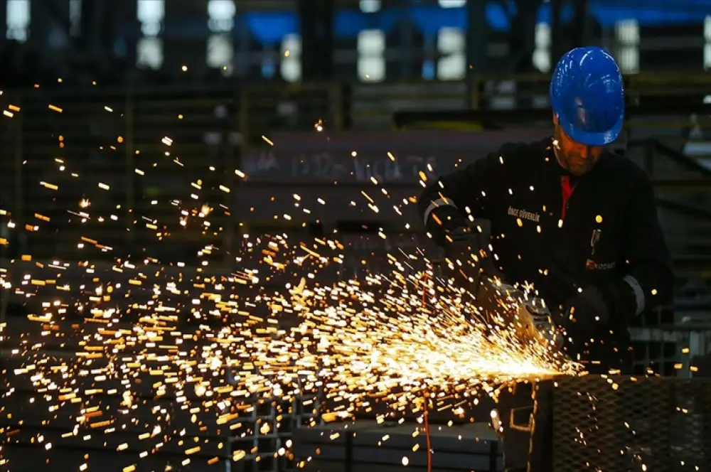 Sanayiciler elektrik ve doğalgazdaki indirimleri memnuniyetle karşıladı Sanayiciler elektrik ve doğalgazdaki indirimleri memnuniyetle karşıladı