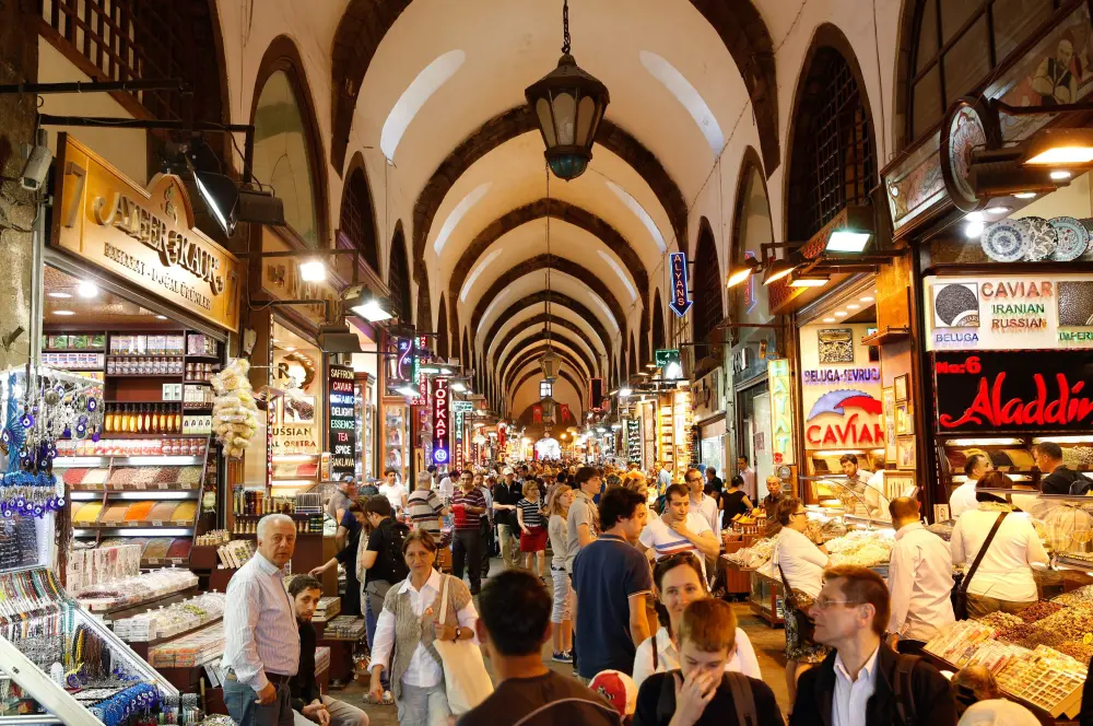 Güneş batınca alışveriş başladı Güneş batınca alışveriş başladı