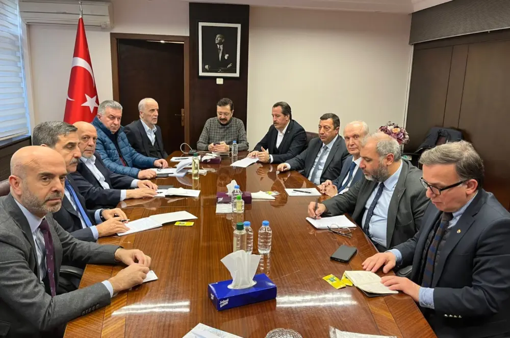 STK'lar deprem bölgesine yardım için harekete geçti STK'lar deprem bölgesine yardım için harekete geçti