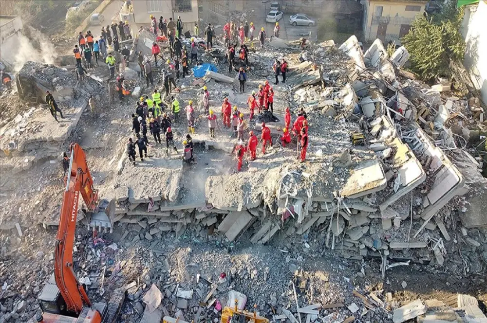 Deprem bölgesindeki iş dünyası, vatandaşlar için seferber oldu Deprem bölgesindeki iş dünyası, vatandaşlar için seferber oldu