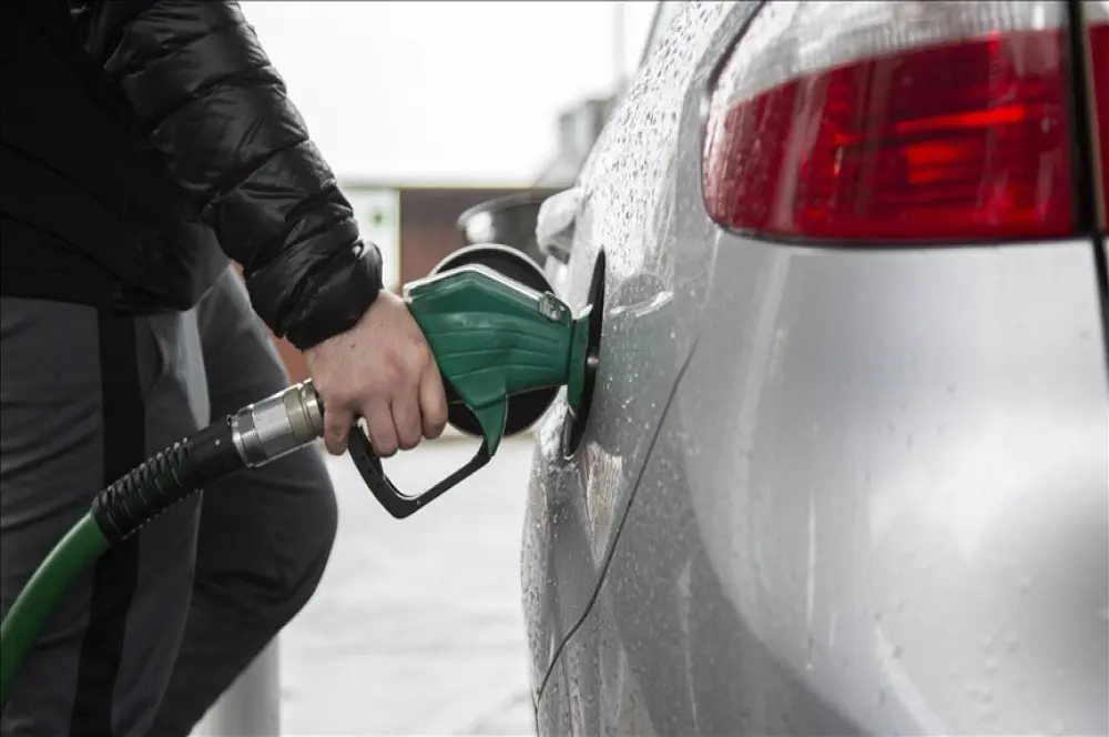 AB, benzinli ve dizel otomobilleri 2035'te yasaklayacak AB, benzinli ve dizel otomobilleri 2035'te yasaklayacak