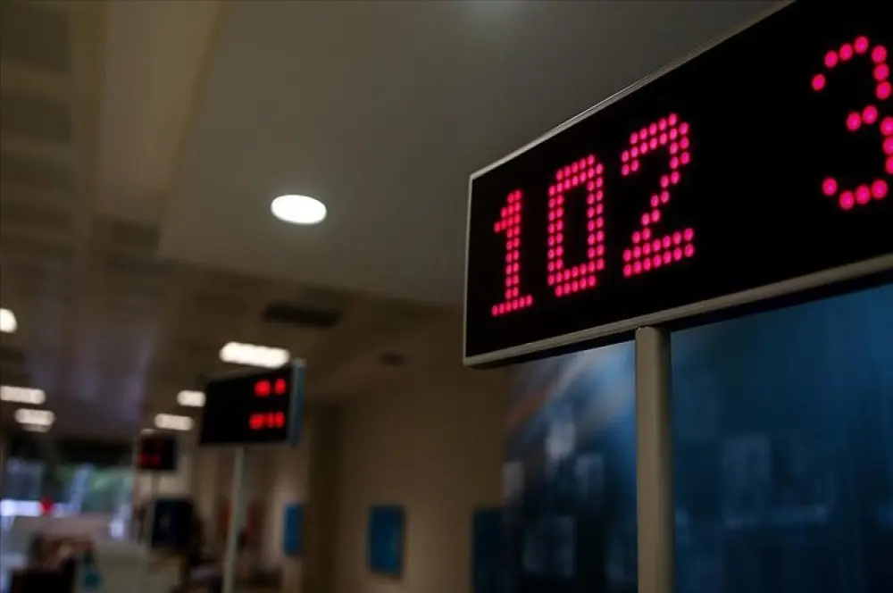 Deprem bölgesindeki 870 banka şubesinden 448'i fiziki hizmet veriyor Deprem bölgesindeki 870 banka şubesinden 448'i fiziki hizmet veriyor