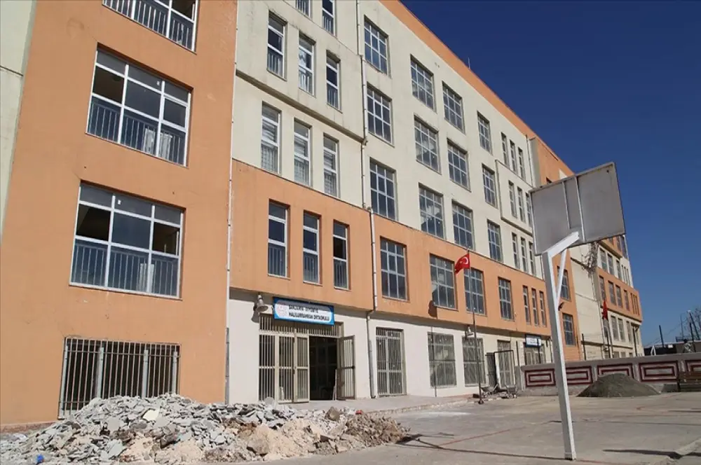 Şanlıurfa'da okullar eğitim öğretime hazırlanıyor Şanlıurfa'da okullar eğitim öğretime hazırlanıyor