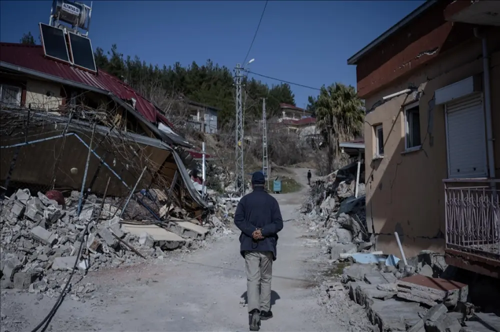 İş dünyası örgütleri deprem bölgesine yardımlarını sürdürüyor İş dünyası örgütleri deprem bölgesine yardımlarını sürdürüyor