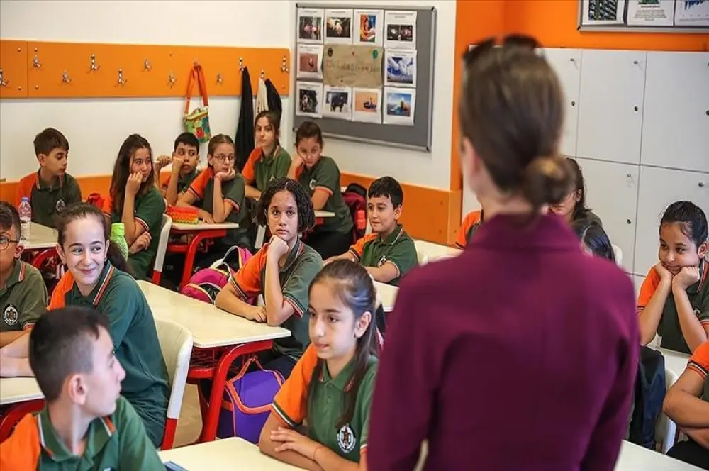 MEB, sözleşmeli personelin kadroya atanma başvurularını almaya başladı MEB, sözleşmeli personelin kadroya atanma başvurularını almaya başladı