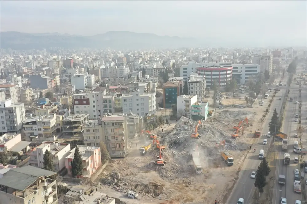 Deprem bölgesindeki ekonomik hayata ilişkin düzenlemelere gidildi Deprem bölgesindeki ekonomik hayata ilişkin düzenlemelere gidildi