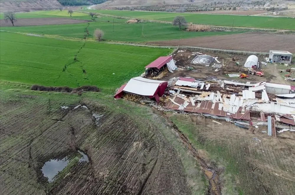 Depremin tarım sektöründe yarattığı zarar 24.2 milyar lirayı buldu Depremin tarım sektöründe yarattığı zarar 24.2 milyar lirayı buldu