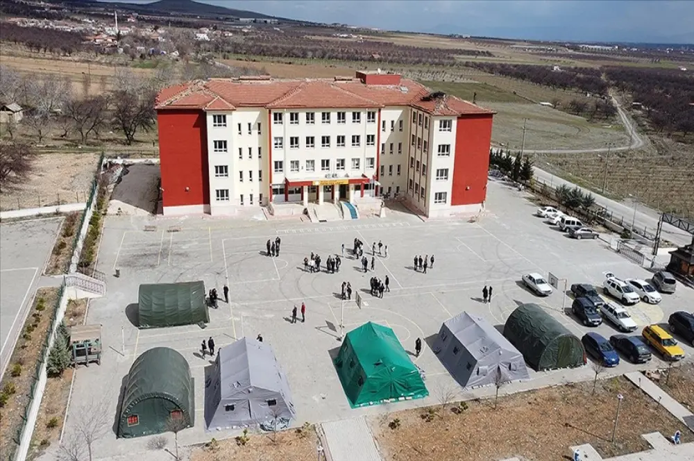 Deprem bölgesinde eğitim binaları için 39.69 milyar liraya ihtiyaç var Deprem bölgesinde eğitim binaları için 39.69 milyar liraya ihtiyaç var