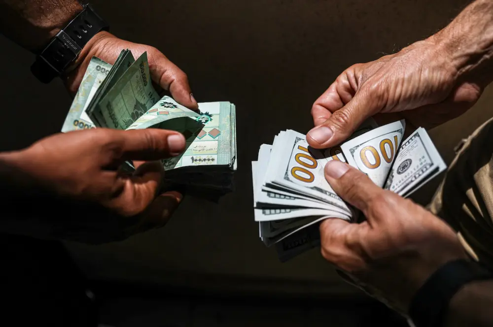 Üç farklı kurun bulunduğu Lübnan’da merkez bankası döviz satışına başlıyor Üç farklı kurun bulunduğu Lübnan’da merkez bankası döviz satışına başlıyor