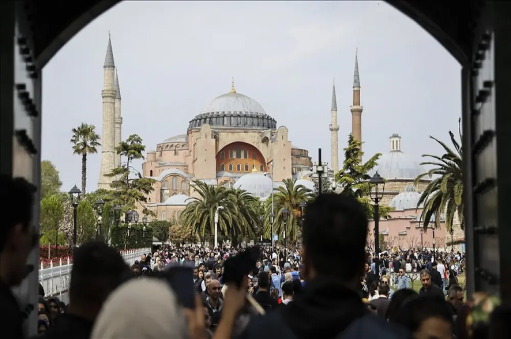 İstanbul'a şubatta gelen turist sayısı 2022'nin aynı ayına göre yüzde 13 arttı İstanbul'a şubatta gelen turist sayısı 2022'nin aynı ayına göre yüzde 13 arttı