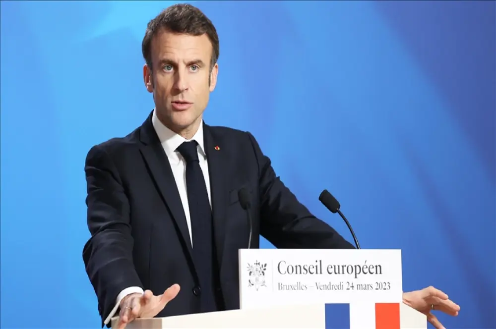 Fransa Cumhurbaşkanı Emmanuel Macron sendikalara el uzattı Fransa Cumhurbaşkanı Emmanuel Macron sendikalara el uzattı