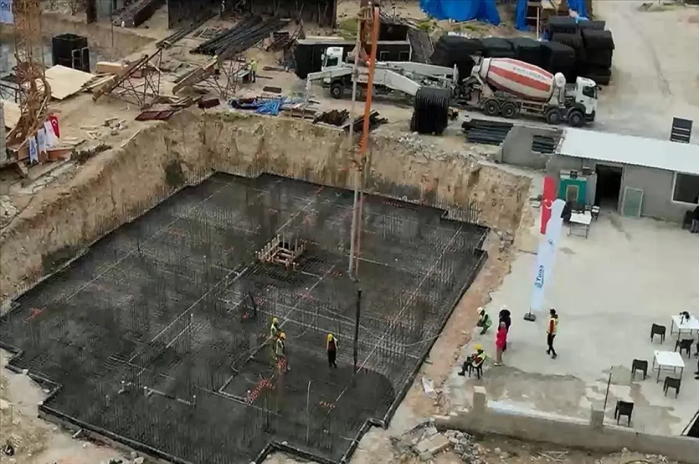 Deprem bölgesinde şu ana kadar 53 bin 830 konutun yapım süreci başladı Deprem bölgesinde şu ana kadar 53 bin 830 konutun yapım süreci başladı
