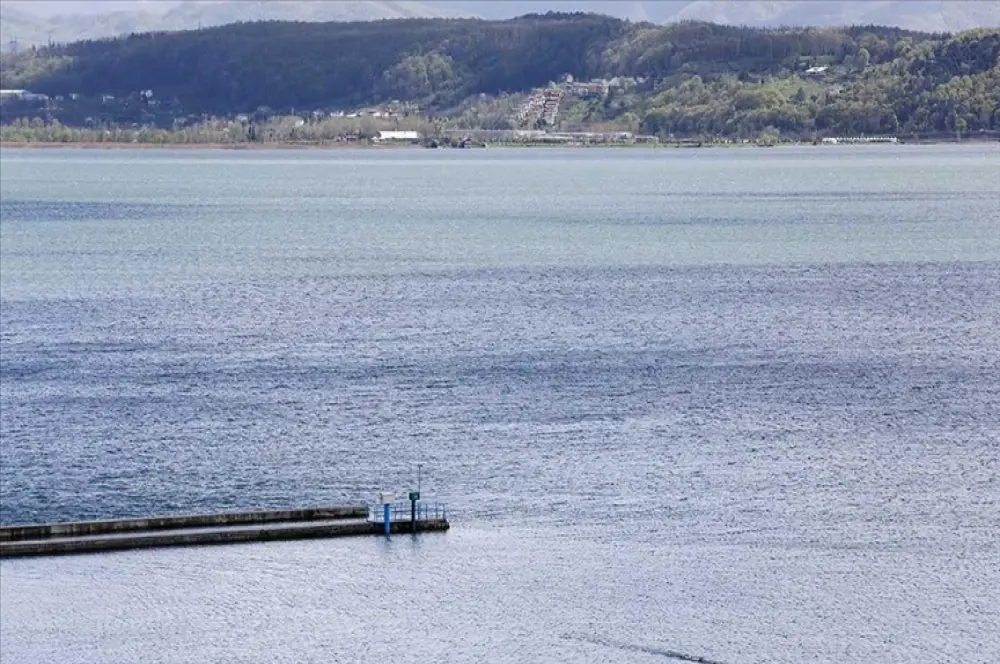 Son yağışlarla Sapanca Gölü'nde su seviyesi 30 santimetre daha arttı Son yağışlarla Sapanca Gölü'nde su seviyesi 30 santimetre daha arttı