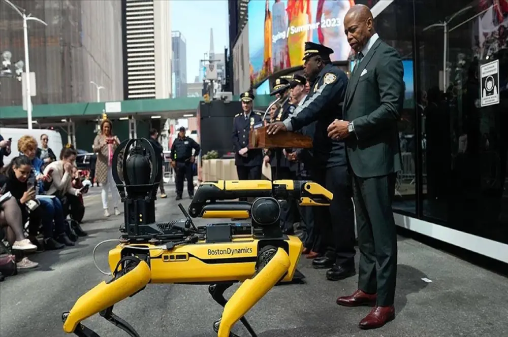 New York'ta suçla mücadelede robotik cihazlar dönemi New York'ta suçla mücadelede robotik cihazlar dönemi