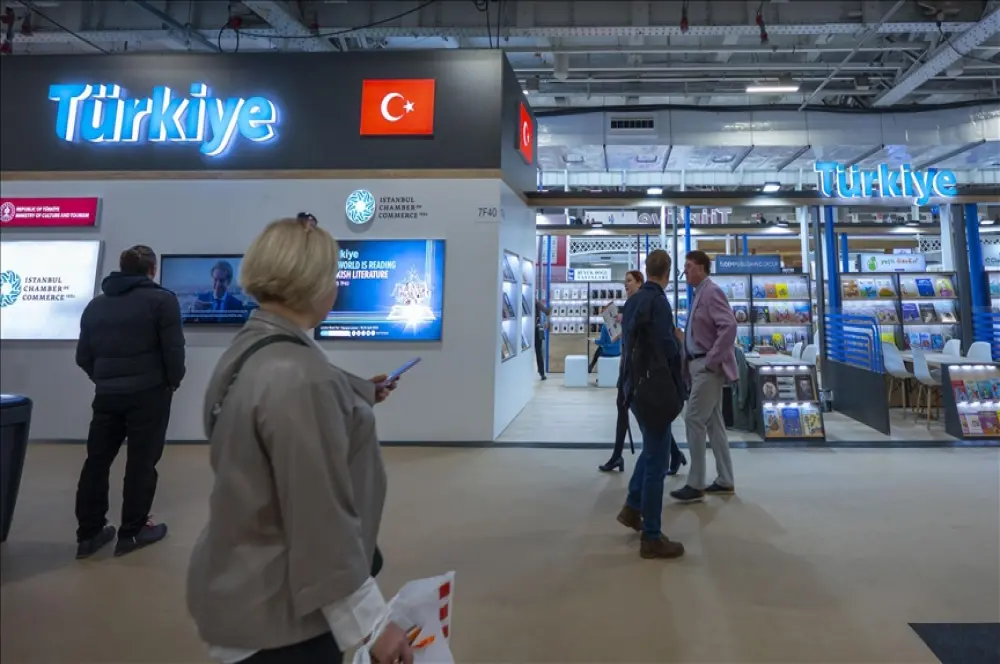 Türkiye'den 24 yayınevi Londra Kitap Fuarı'na katıldı Türkiye'den 24 yayınevi Londra Kitap Fuarı'na katıldı