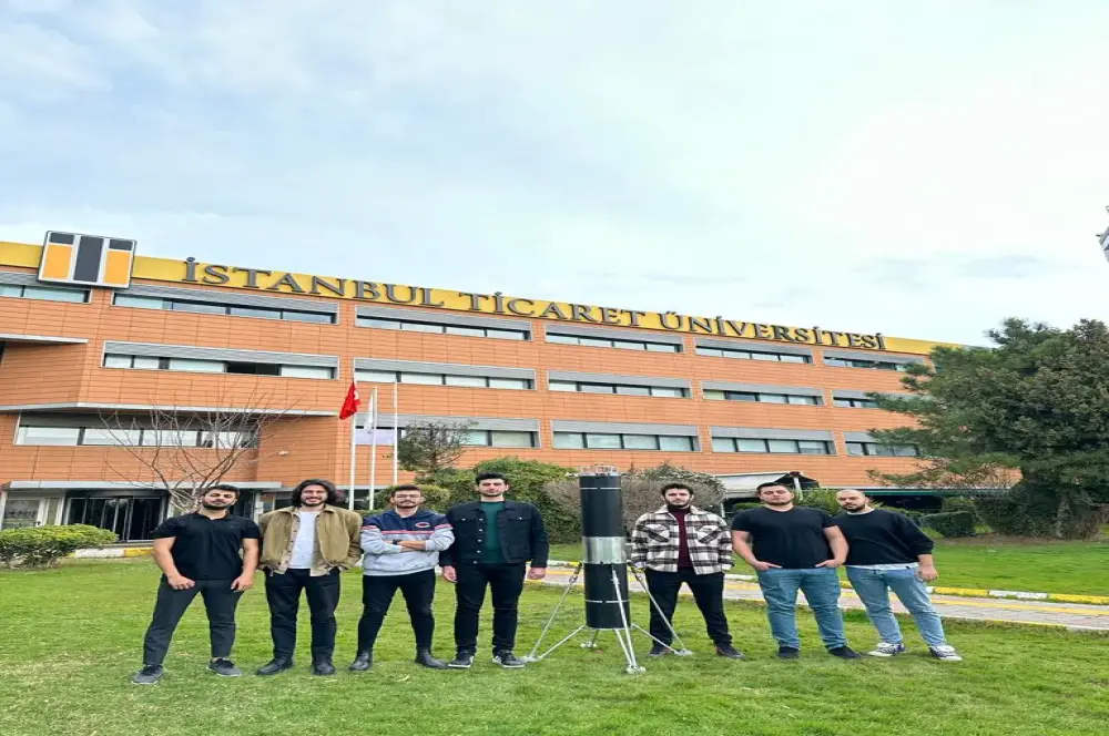 Finalde yarışacak Ticaret Roket Takımı’na İTO Başkanı Avdagiç’ten destek Finalde yarışacak Ticaret Roket Takımı’na İTO Başkanı Avdagiç’ten destek