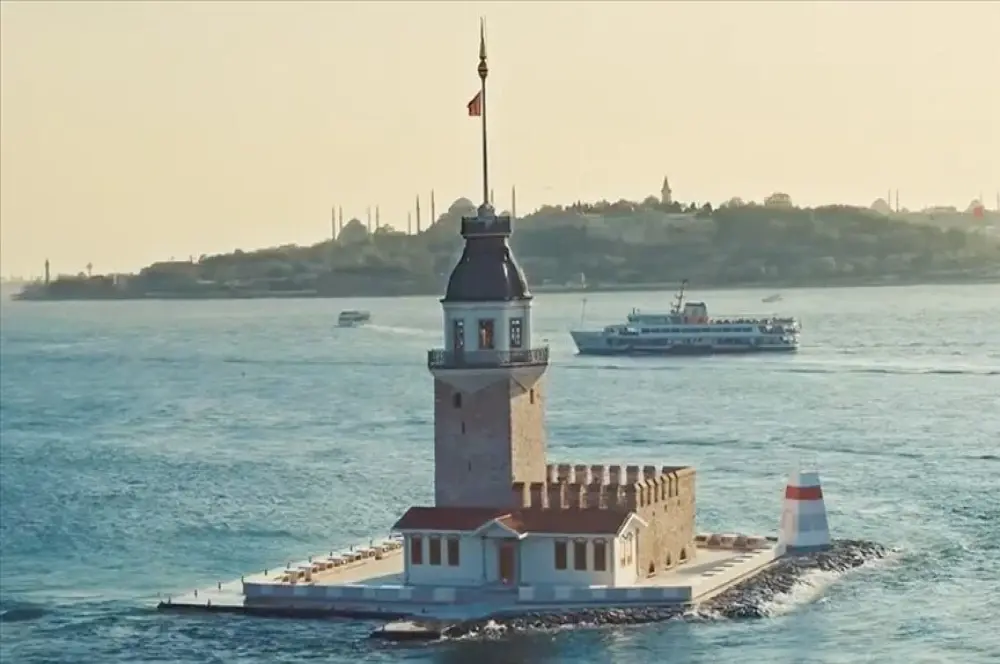 Kız Kulesi 11 Mayıs'ta ziyaretçilerini ağırlamaya başlayacak Kız Kulesi 11 Mayıs'ta ziyaretçilerini ağırlamaya başlayacak