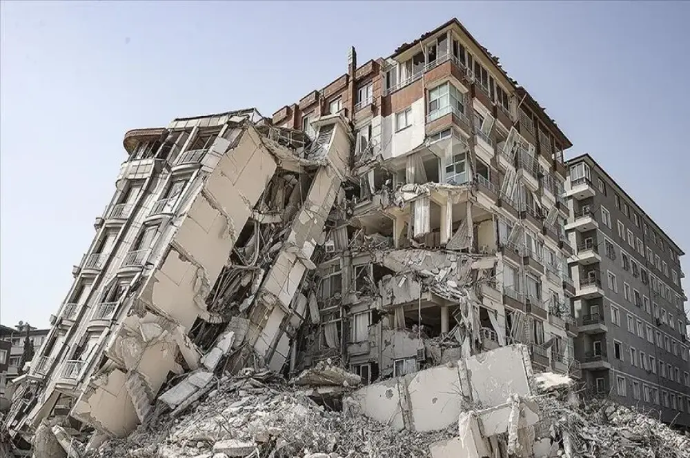 Deprem davaları ve müteahhitlerle yapı denetçilerinin tazminat sorumluluğu Deprem davaları ve müteahhitlerle yapı denetçilerinin tazminat sorumluluğu
