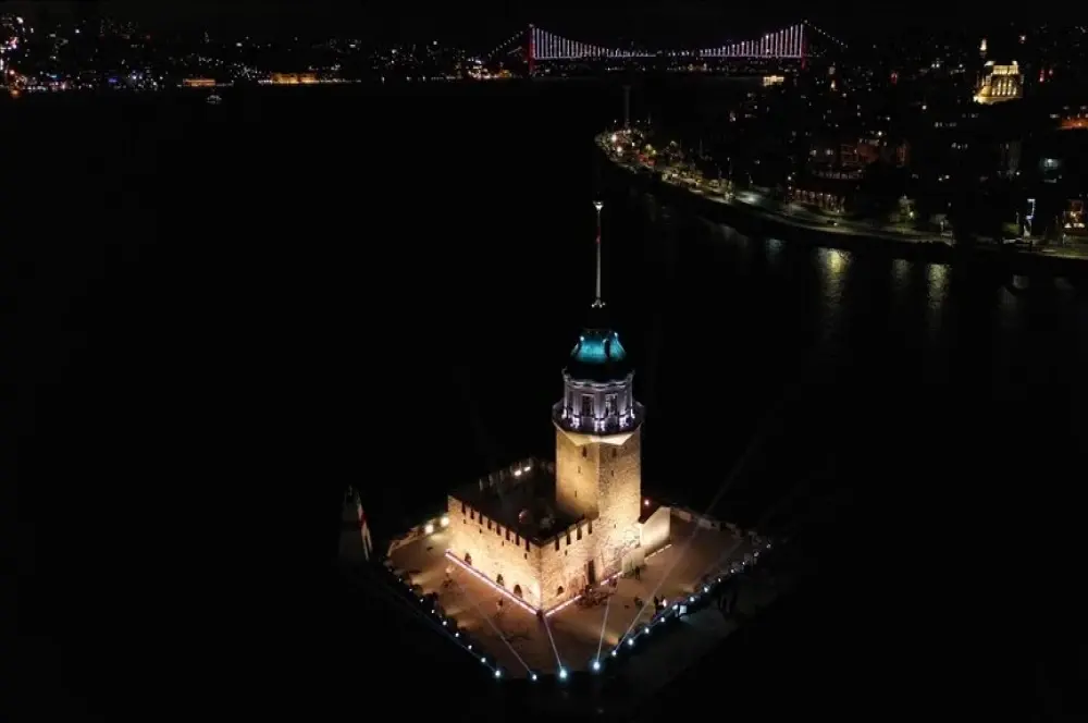 Kız Kulesi ziyaretçilerini ağırlamaya başlıyor Kız Kulesi ziyaretçilerini ağırlamaya başlıyor