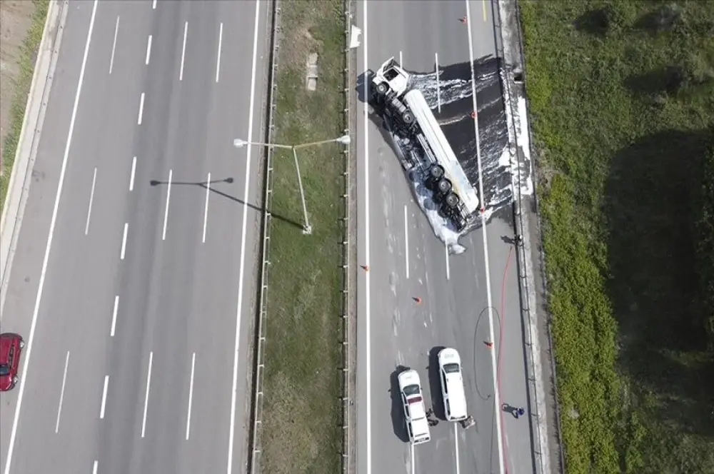 Türkiye'de geçen yıl 1 milyon 232 bin 957 trafik kazası oldu Türkiye'de geçen yıl 1 milyon 232 bin 957 trafik kazası oldu