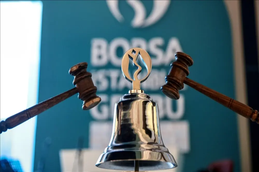 Borsada Beşiktaş ve Trabzonspor'un hisseleri pozitif ayrıştı Borsada Beşiktaş ve Trabzonspor'un hisseleri pozitif ayrıştı