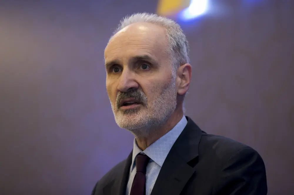 'Türkiye Yüzyılı hedefine ulaşmaya odaklanmış yetenekli ve liyakatlı bir kadro' 'Türkiye Yüzyılı hedefine ulaşmaya odaklanmış yetenekli ve liyakatlı bir kadro'