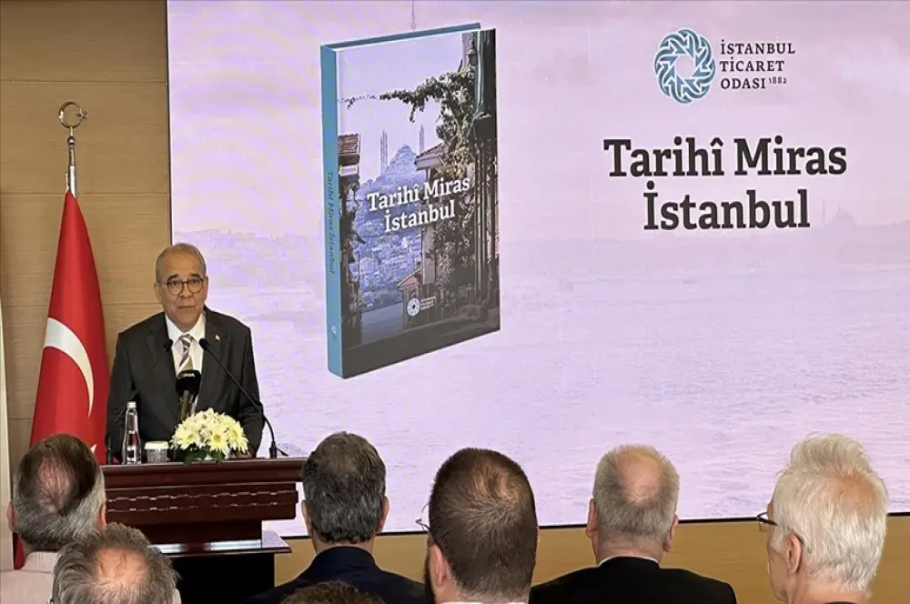 İstanbul'un değişimine ışık tutan ‘Tarihi Miras İstanbul’ kitabı tanıtıldı İstanbul'un değişimine ışık tutan ‘Tarihi Miras İstanbul’ kitabı tanıtıldı