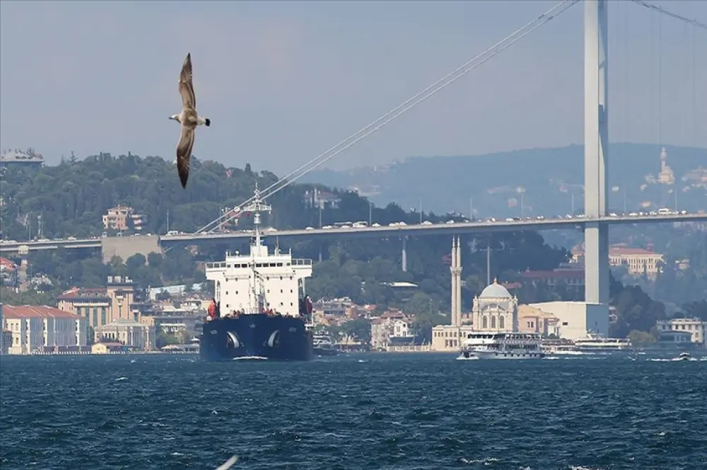 Türk Boğazları'ndan geçişte ülkeye döviz girişini artıracak tarihi adım atıldı Türk Boğazları'ndan geçişte ülkeye döviz girişini artıracak tarihi adım atıldı