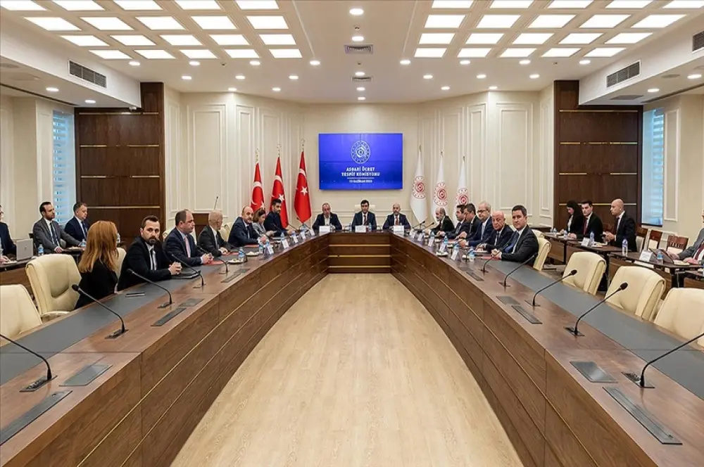 Asgari Ücret Tespit Komisyonu asgari ücrete ara zam için toplandı Asgari Ücret Tespit Komisyonu asgari ücrete ara zam için toplandı