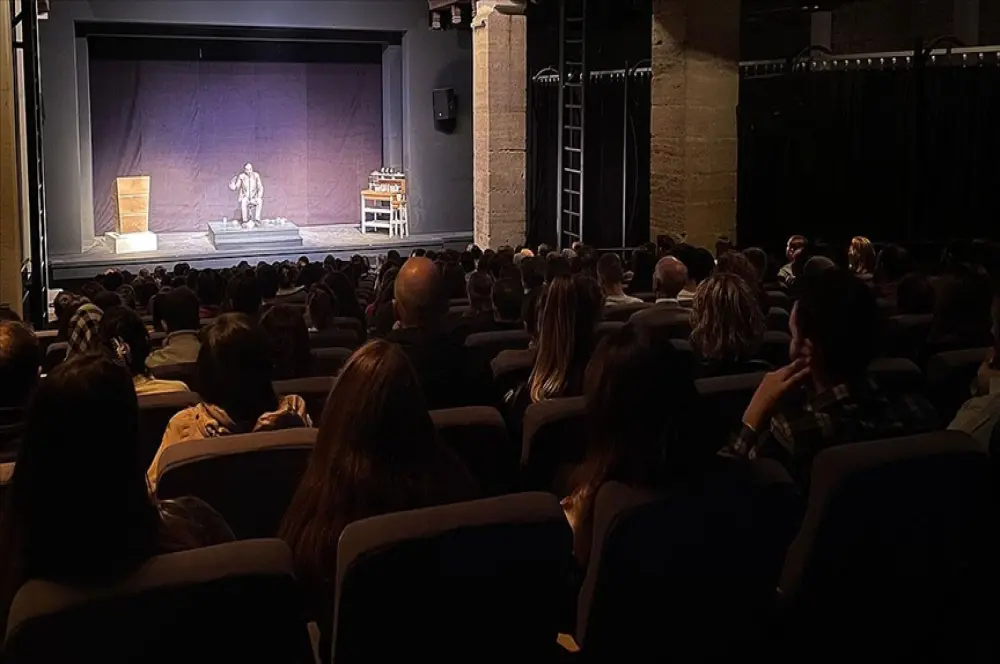 Kovid-19 dönemine göre seyirci sinemada yaklaşık 3, tiyatroda 8 katına çıktı Kovid-19 dönemine göre seyirci sinemada yaklaşık 3, tiyatroda 8 katına çıktı