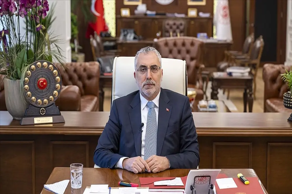 Asgari ücreti belirlerken çalışanları enflasyona ezdirmeme ilkesini sürdürdük Asgari ücreti belirlerken çalışanları enflasyona ezdirmeme ilkesini sürdürdük