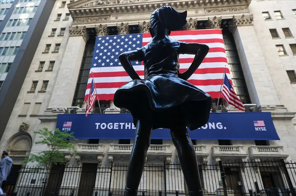 Wall Street'te binlerce bankacı işini kaybediyor Wall Street'te binlerce bankacı işini kaybediyor