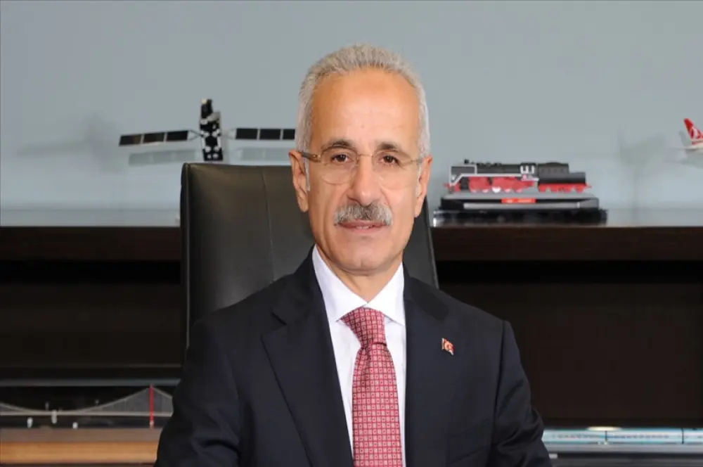 Kırsal bölgelerdeki 2 bin 575 yerleşim yerine 4,5G mobil haberleşme hizmeti Kırsal bölgelerdeki 2 bin 575 yerleşim yerine 4,5G mobil haberleşme hizmeti