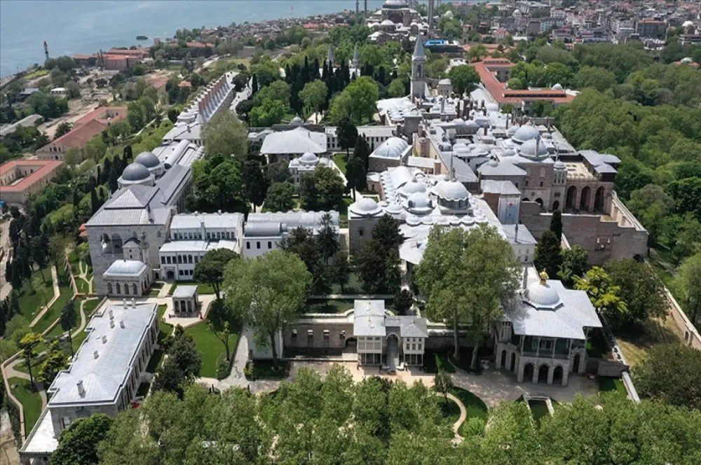 Milli Sarayları yılın ilk 6 ayında 3 milyon 806 bin 297 kişi ziyaret etti Milli Sarayları yılın ilk 6 ayında 3 milyon 806 bin 297 kişi ziyaret etti